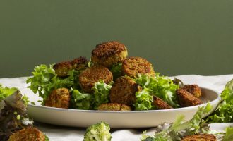 Vegan Buffalo Cauliflower Bites – Spicy, Crunchy, and Seriously Addictive Vegan Buffalo Cauliflower Bites – Spicy, Crunchy, and Seriously Addictive