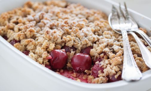 Apple Crumble That Doesn’t Pretend to Be Anything Else